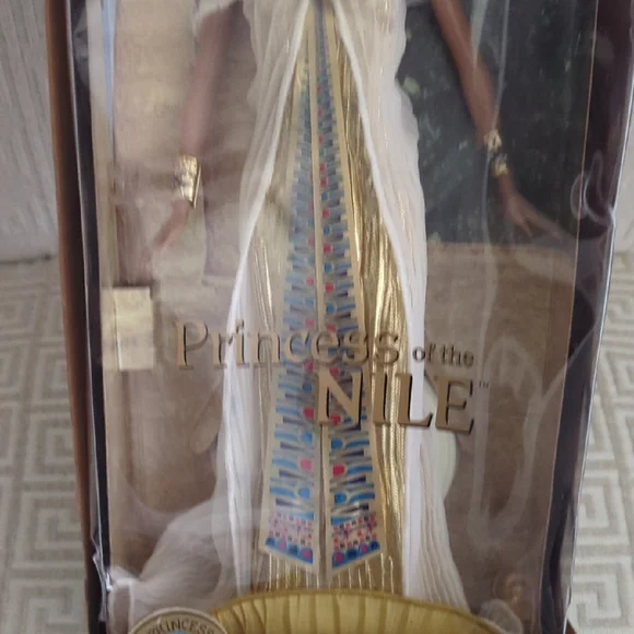Barbie Princess of the Nile in White and Gold - Picture 7 of 12